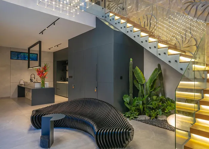 Villa Under The Palms - A Luxurious 3-br In Canggu (Bali)