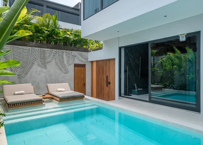 Under The Palms - A Luxurious 3-br In *