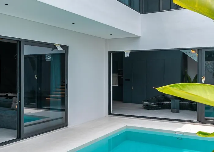 Under The Palms - A Luxurious 3-br In Canggu (Bali)